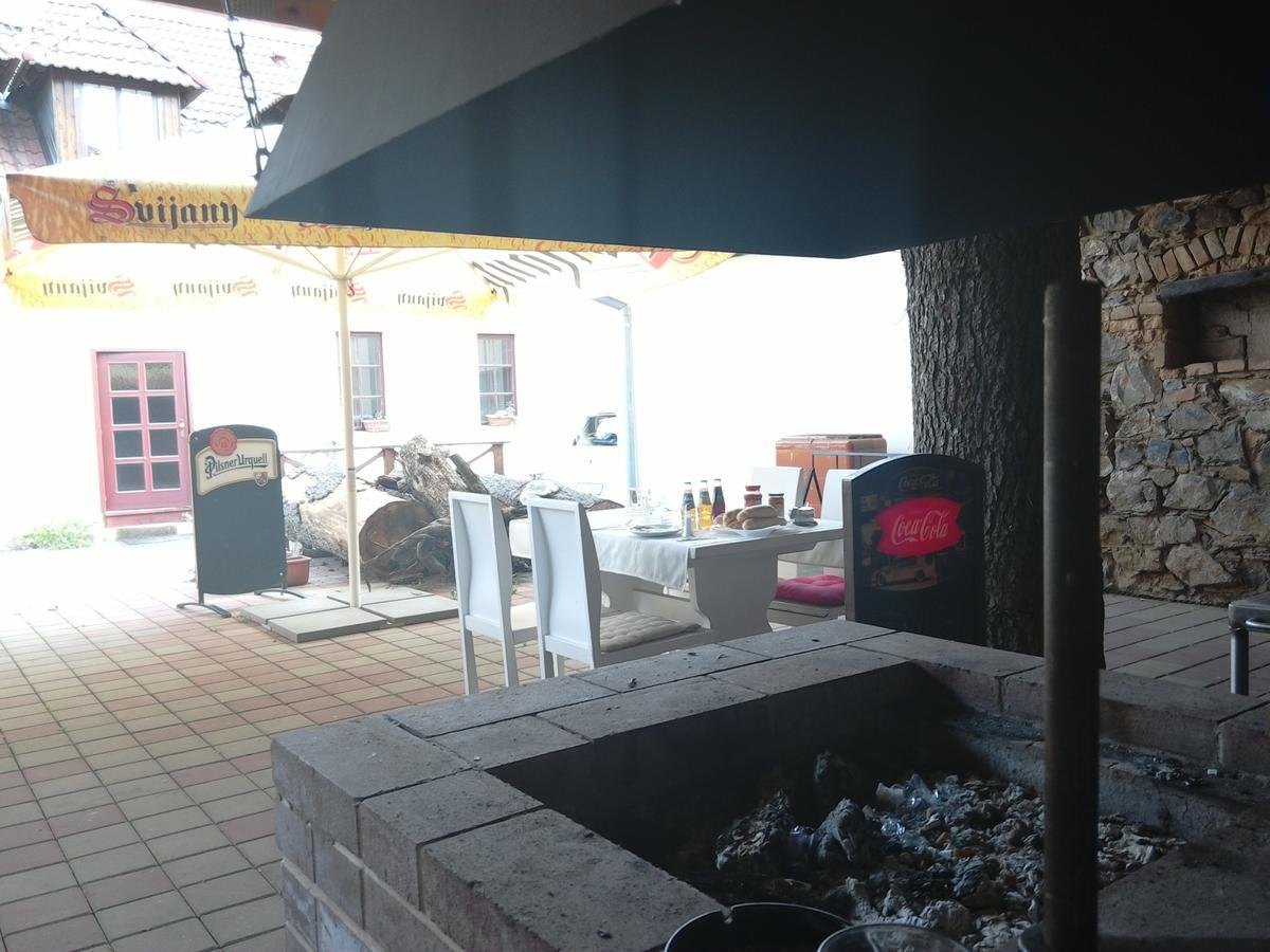 Penzion Na Jízdárně Stary Plzenec Exterior foto